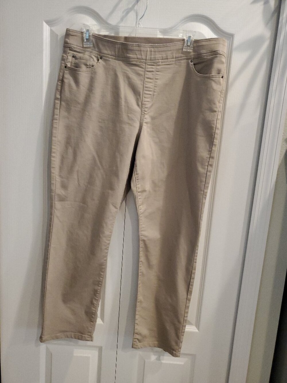 Kim Rogers Women's Khaki Stretch Pull on Straight Leg Pants / Pockets ~ Size 18